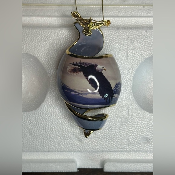11th Issue in the On Eagles Wings Heirloom Porcelain Bradford Exchange Ornaments - Picture 5 of 9
